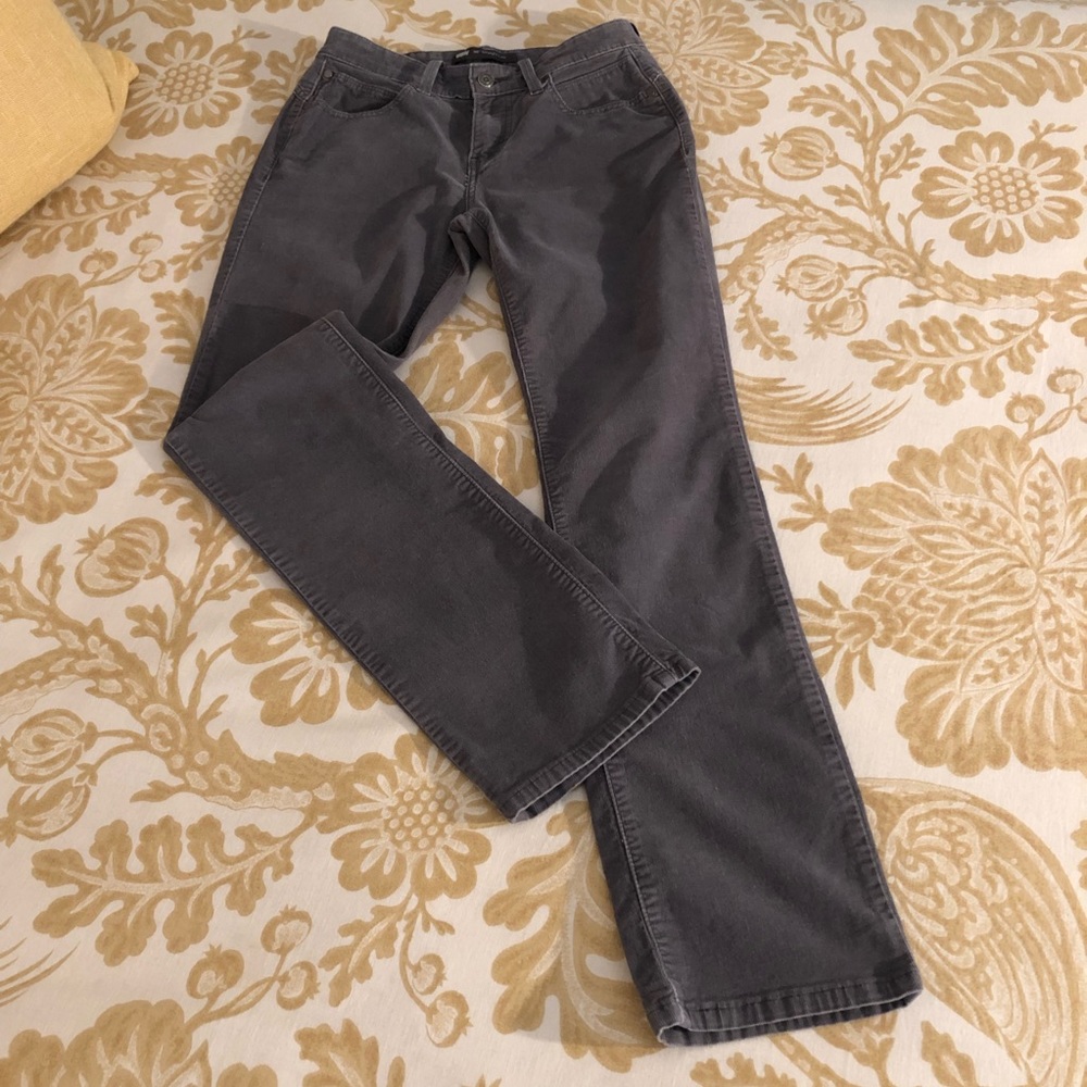 Levi 505 Straight Legged Corduroy Pants